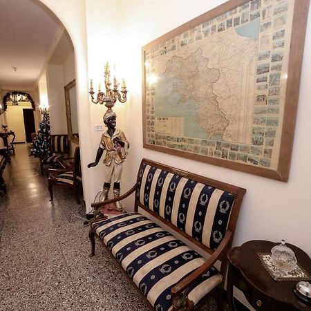 Готель Well Come - Palazzo Reale Неаполь Екстер'єр фото